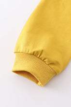 Load image into Gallery viewer, Mustard sweatshirt
