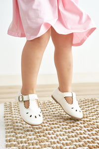 White vintage appleseed mary jane shoes(order one size up)