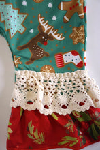 Load image into Gallery viewer, Green christmas print ruffle baby romper 150341
