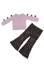Load image into Gallery viewer, Pink pom pom knit top with leoaprd bell pants set

