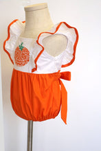 Load image into Gallery viewer, Pumpkin applique flutter sleeve baby bubble romper 100% cotton 900040
